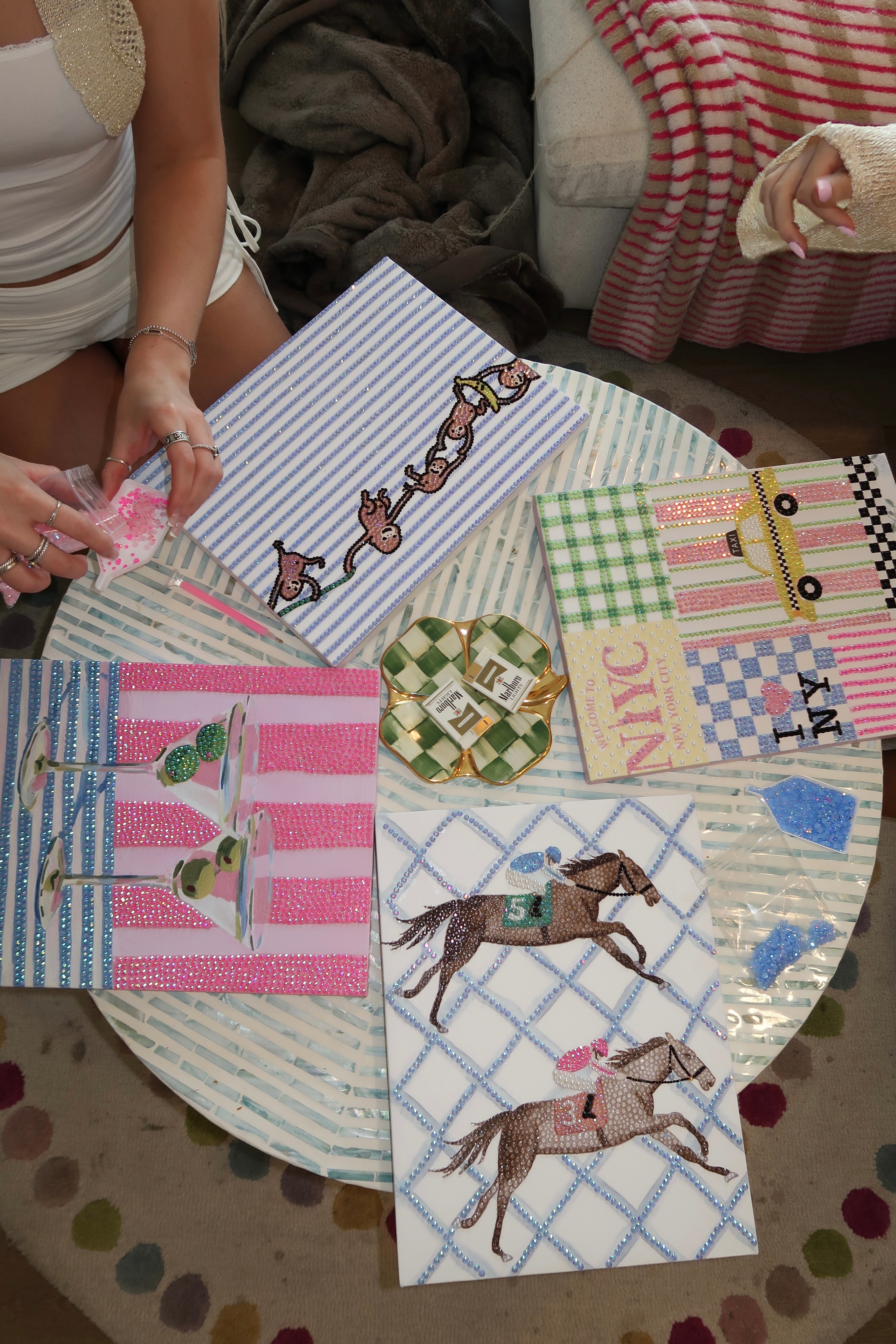 Abstract double martini kit